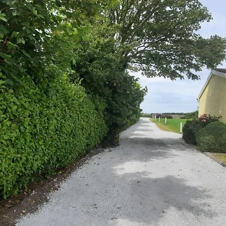 Country * Causeway